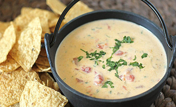 Traditional Chile con Queso